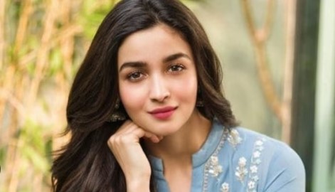 ‘हमारी नींद के लिए पहाड़ों में सैनिक जाग रहे हैं’, भारत-पाक तनाव के बीच आलिया ने लिखा दिल छू लेने वाला नोट।