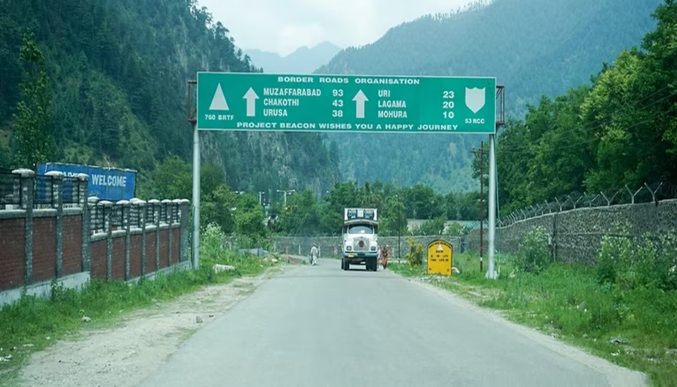 युद्ध विराम के बाद सीमावर्ती इलाकों में नया आतंक, हमें हर कदम सावधानी से रखना होगा क्योंकि…खबरें डर बढ़ाने वाली हैं।