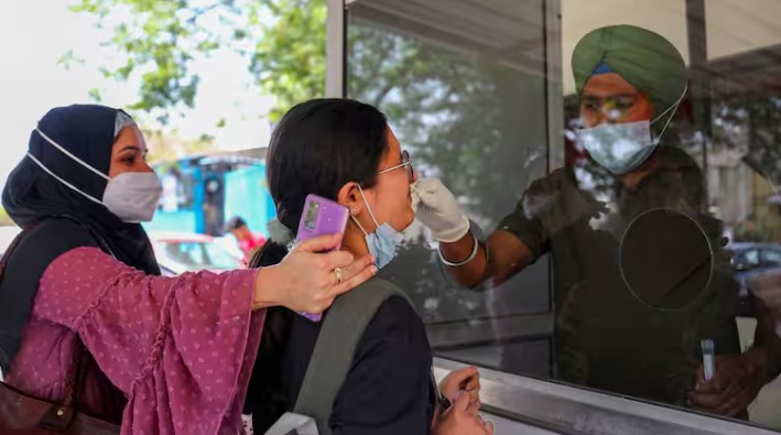 कोरोना वायरस का नया वेरिएंट 16 राज्यों में फैला, एक्टिव केस 1000 पार, दिल्ली में 104 केस।