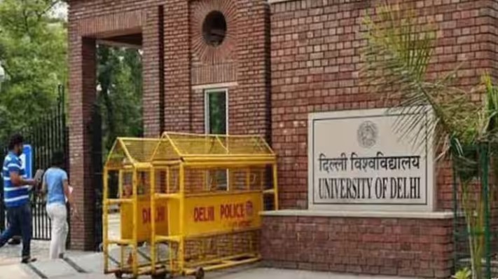 DU PG Admission 2025: ‘ER’ वाले छात्रों के लिए भी खुला है दाखिले का रास्ता, जानें जरूरी शर्तें और तारीखें।