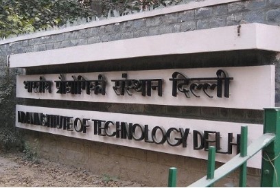 IIT दिल्ली ने बदला B.Tech कोर्स स्ट्रक्चर, अब पढ़ाई होगी इंडस्ट्री के हिसाब से, कम होगा छात्रों पर बोझ।