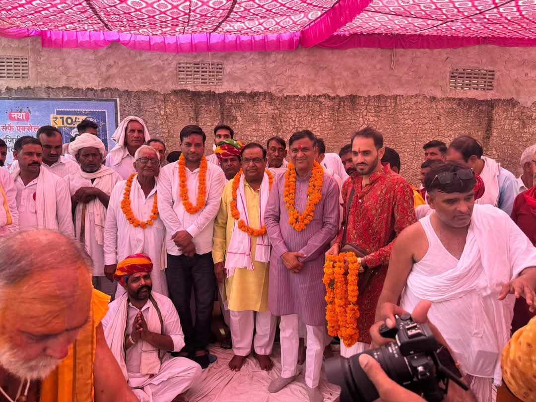 जमवारामगढ़ में 108 कुंडी श्री गोपाल पुष्टि महायज्ञ की भव्य कलश यात्रा, विधायक महेंद्र पाल मीणा हुए शामिल।