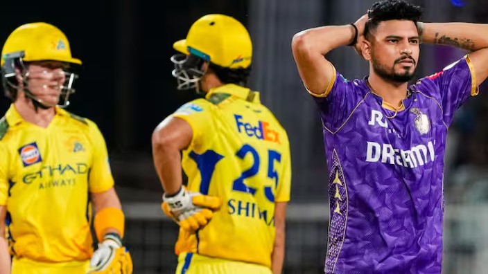 CSK से हारकर प्लेऑफ से बाहर हुई KKR? इन 2 टीमों की हुई बल्ले-बल्ले, जानिए प्लेऑफ का गणित।