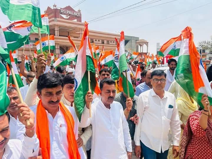भादरा में निकली भव्य तिरंगा यात्रा, जनसैलाब ने रचा एकजुटता का इतिहास।