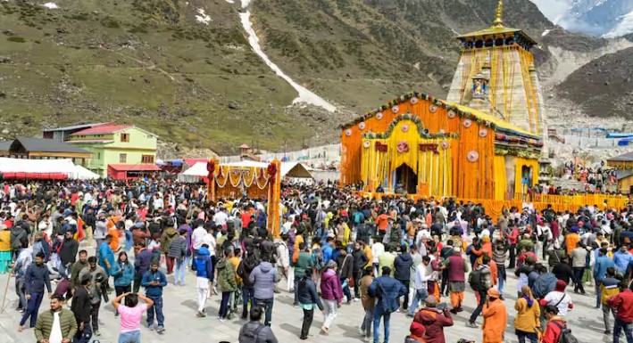 चारधाम यात्रा पर फिर कोरोना का खतरा? उत्तराखंड में मिले कोविड के दो नए मामले, स्वास्थ्य विभाग अलर्ट पर।