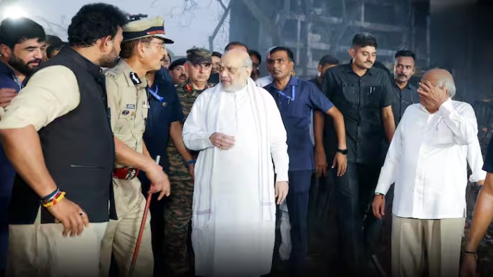 अहमदाबाद विमान हादसे की जांच के लिए केंद्र ने बनाई हाई लेवल कमेटी, 3 महीने में सौंपेगी रिपोर्ट।