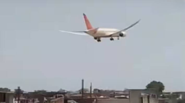Boeing CEO ने पेरिस एयरशो की ट्रिप की रद्द, एयर इंडिया हादसे के बाद बोले – ‘टीम की मदद पर करेंगे फोकस’.