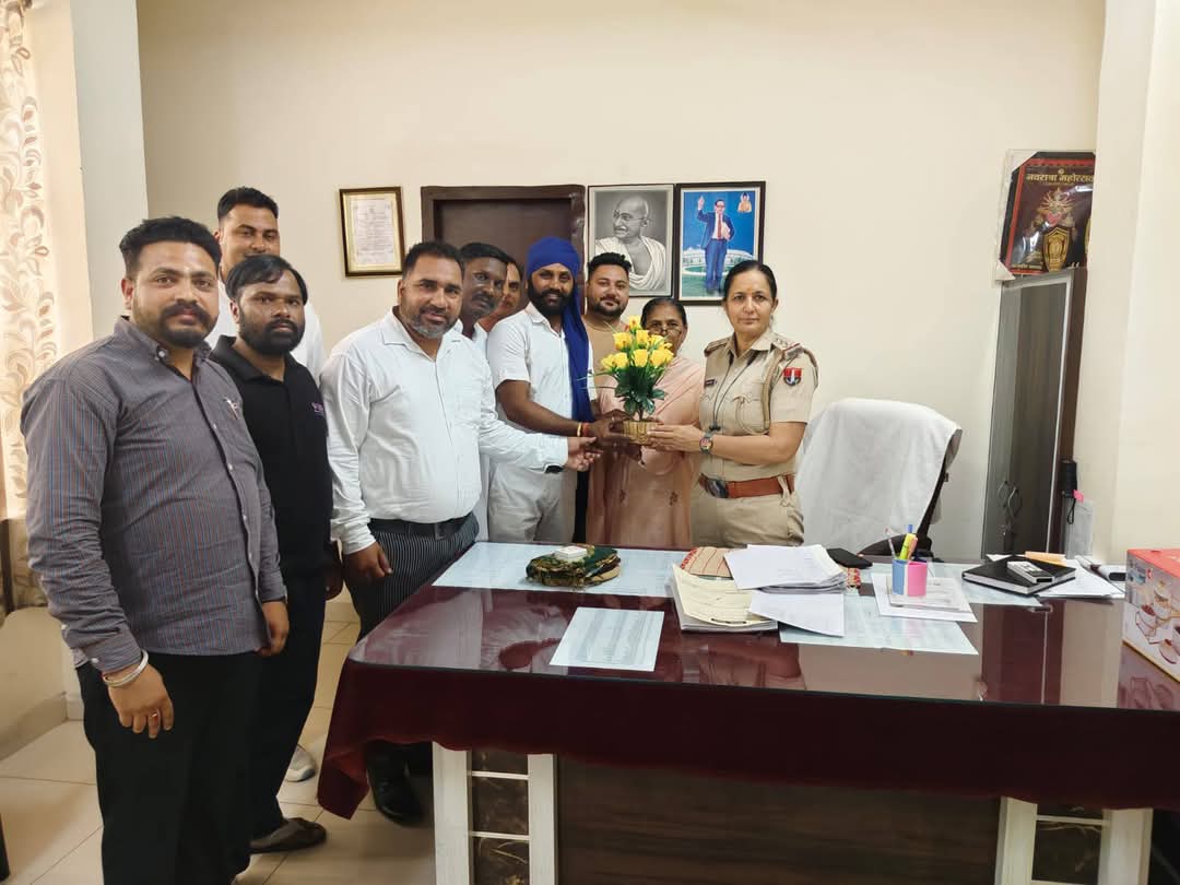 रायसिंहनगर थाना प्रभारी श्रीमती कलावती चौधरी का टीम नशा मुक्ति द्वारा स्वागत, कानून-व्यवस्था पर हुई चर्चा।