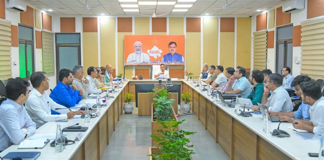 वंदे गंगा जल संरक्षण अभियान की तैयारियों को लेकर सीएम हाउस में समीक्षा बैठक, मुख्यमंत्री भजनलाल शर्मा ने दिए निर्देश।