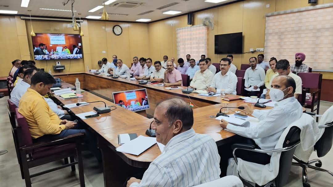 जनसुनवाई में जिला कलेक्टर ने सुनी आमजन की 108 समस्याएं, अधिकारियों को दिए तत्काल समाधान के निर्देश।