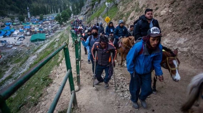 अमरनाथ यात्रा का सरकार ने घटाया शेड्यूल, अब 52 नहीं सिर्फ 38 दिन ही होंगे बाबा बर्फानी के दर्शन।