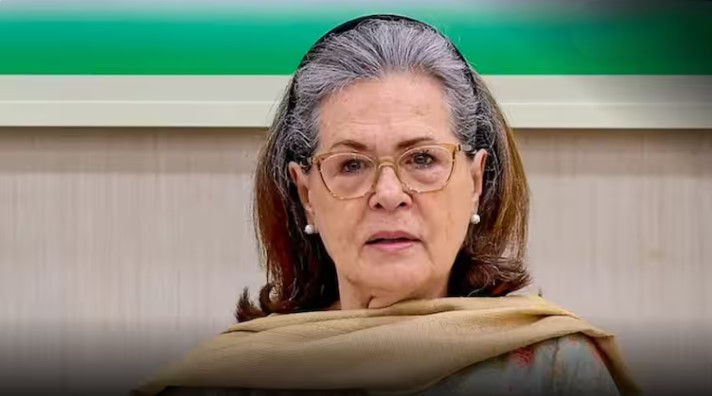 ईरान-इजरायल तनाव पर बोलीं सोनिया गांधी: “ईरान भारत का पुराना दोस्त है, सरकार ने फिलिस्तीन नीति छोड़ी”.