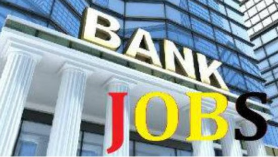 सरकारी बैंकों में निकली 50,000 नौकरियां, SBI से लेकर PNB और सेंट्रल बैंक में मेगा भर्ती अभियान शुरू।