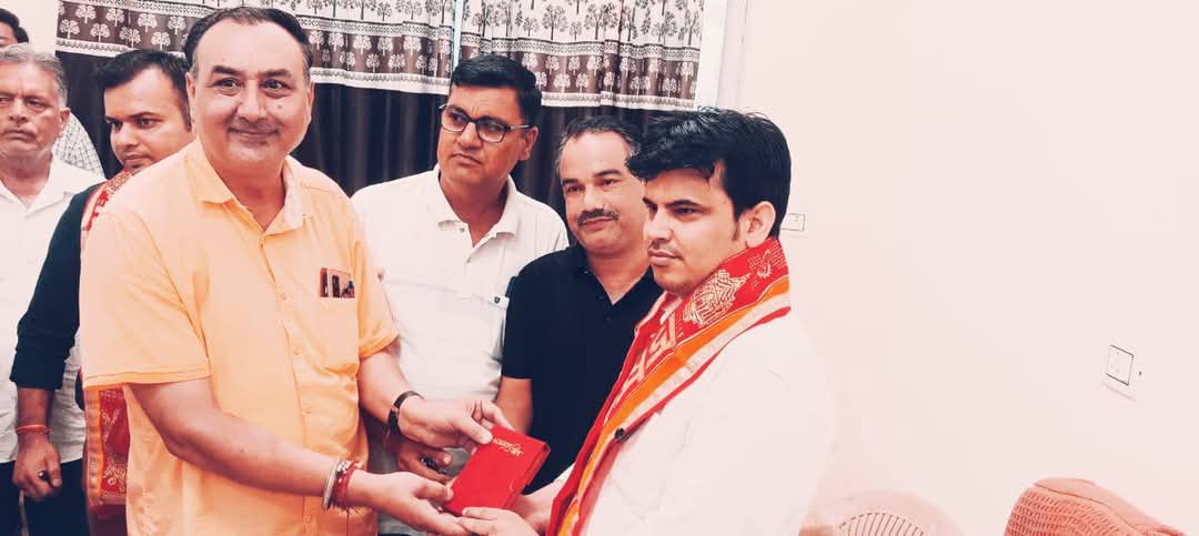 भादरा के राजकीय चिकित्सालय में एमडी मेडिसिन डॉ. रजनीकांत शर्मा की नियुक्ति, जनता ने जताया विधायक संजीव बेनीवाल का आभार।