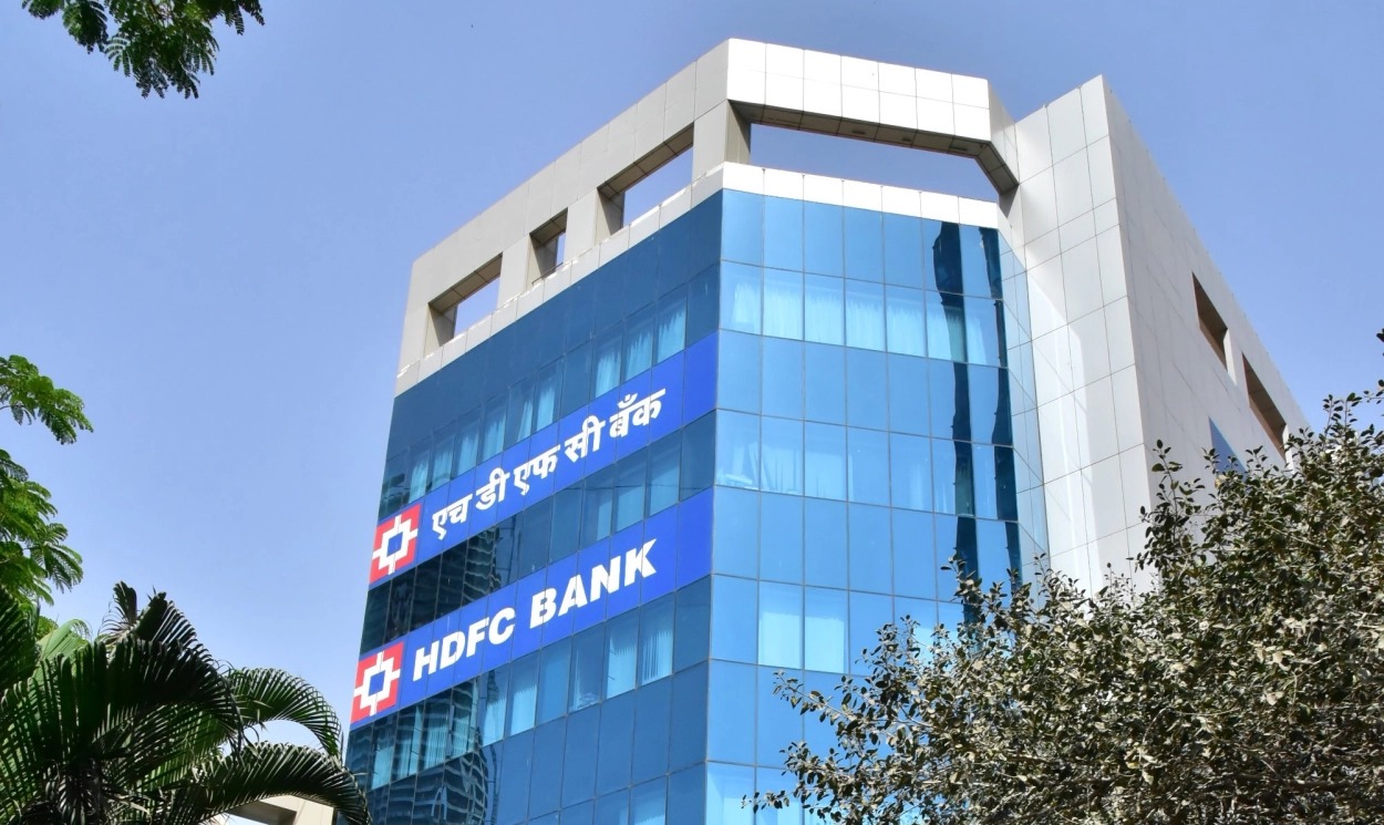 HDFC बैंक ने शेयरधारकों को दी बड़ी खुशखबरी, बोनस शेयर और स्पेशल डिविडेंड का ऐलान संभव – पहली बार होने जा रहा ये बड़ा कदम