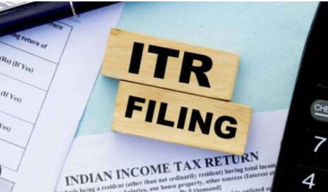 ITR फाइल करते वक्त अपने पास रेडी रखें ये सारे डॉक्यूमेंट्स, रिटर्न भरने में नहीं होगी कोई परेशानी।