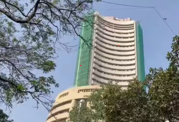 Share Market Today: शेयर बाजार की कमजोर शुरुआत, निफ्टी 25,200 के नीचे खुला