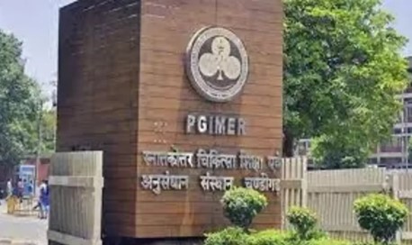 PGIMER चंडीगढ़ में ग्रुप B और C पदों पर निकली 100 से ज्यादा भर्तियां, नर्सिंग ऑफिसर, क्लर्क और टेक्नीशियन के लिए सुनहरा मौका।