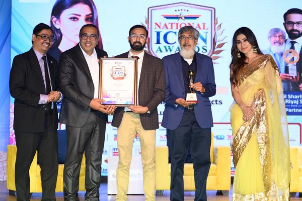 महाराष्ट्र का सबसे भरोसेमंद मसाला ब्रांड बना Lucky Masale, National Icon Award 2025 में मिला सम्मान।