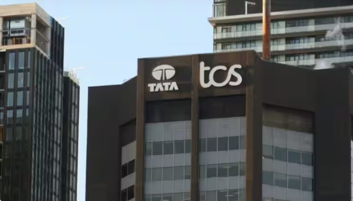 TCS कर्मचारियों को तिमाही तक करना होगा इंतजार, अभी नहीं बढ़ेगी सैलरी | जानिए कब मिलेगा इंक्रीमेंट।
