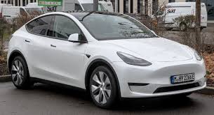 Tesla Model Y Vs देसी EVs: कौन है भारत की बेस्ट इलेक्ट्रिक SUV?