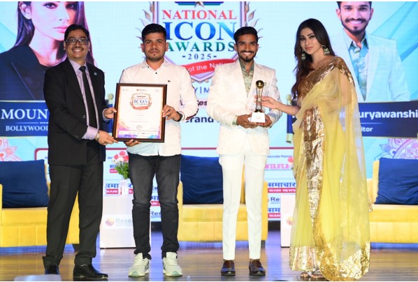 लातूर के फैशन वर्ल्ड में नया आयाम: A S Brand Box को मिला ‘नेशनल आइकॉन अवॉर्ड 2025’, आनंद सूर्यवंशी की शानदार उपलब्धि।
