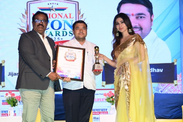 सागर जाधव: गांव-गांव शिक्षा का उजाला फैलाने वाला नाम, National Icon Award 2025 से सम्मानित।