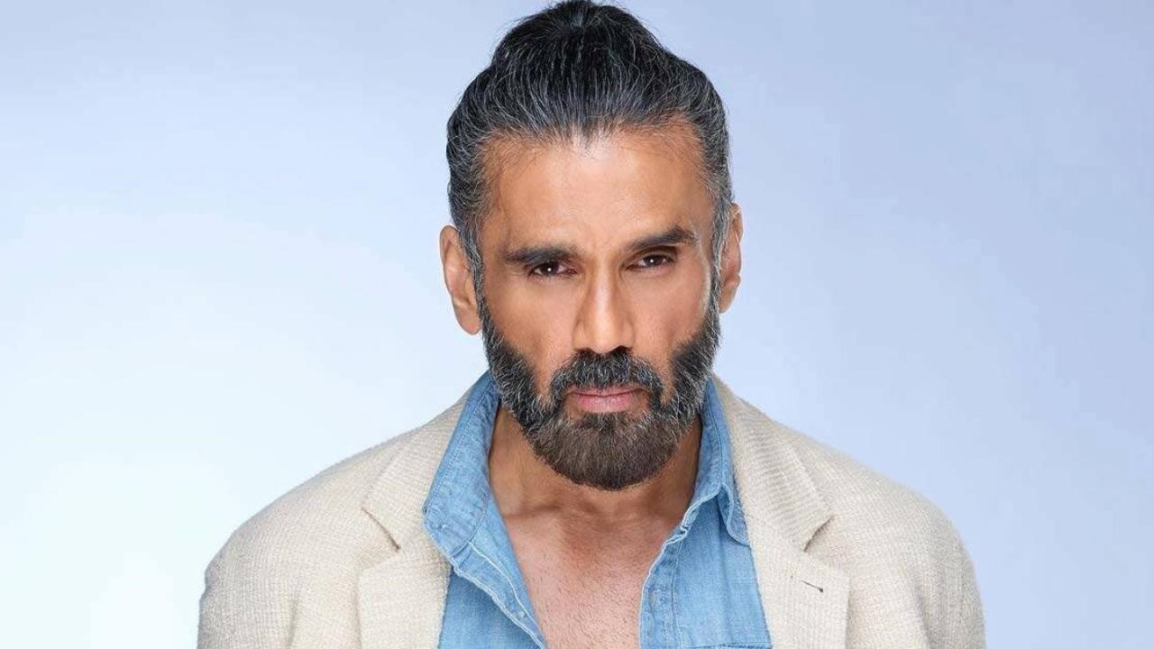 सुनील शेट्टी का वायरल वीडियो: इवेंट में कलाकार पर भड़के, बोले “मेरी मेहनत का मजाक मत उड़ाओ”