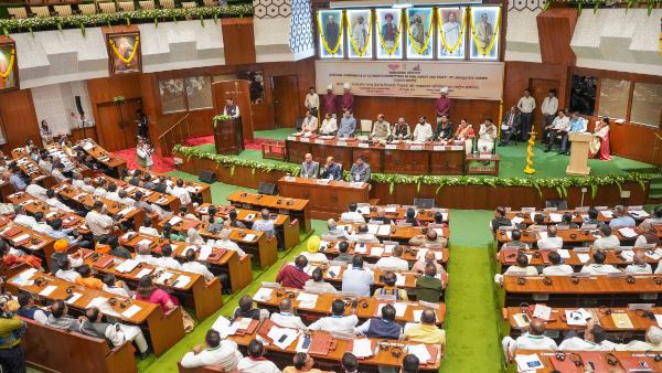 महाराष्ट्र का शहरी सुरक्षा बिल राष्ट्रपति के पास, “Urban Naxal” कानून को लेकर बढ़ा विरोध