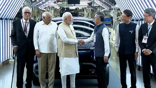 पीएम मोदी ने ‘मेड-इन-इंडिया’ EVs की Global उड़ान का किया आरंभ
