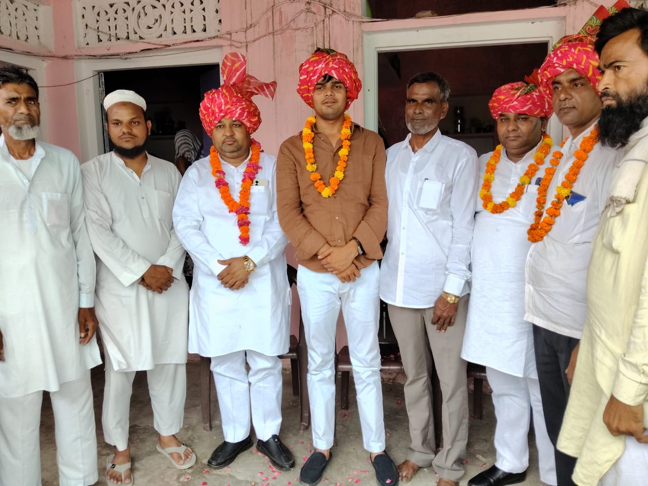 कांग्रेस अल्पसंख्यक जिला प्रभारी मुकीम खान का हिंडौन दौरा, कांग्रेसियों ने किया स्वागत
