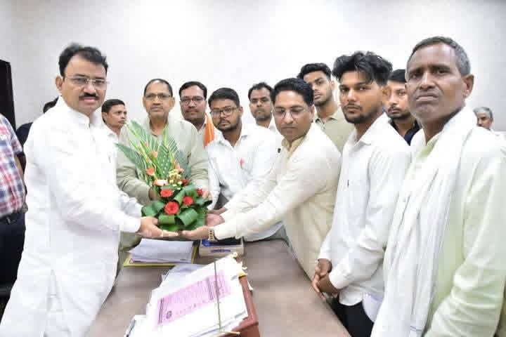 उपमुख्यमंत्री डॉ. प्रेमचंद बैरवा को जाटव प्रतिभा सम्मान समारोह में शामिल होने का न्योता