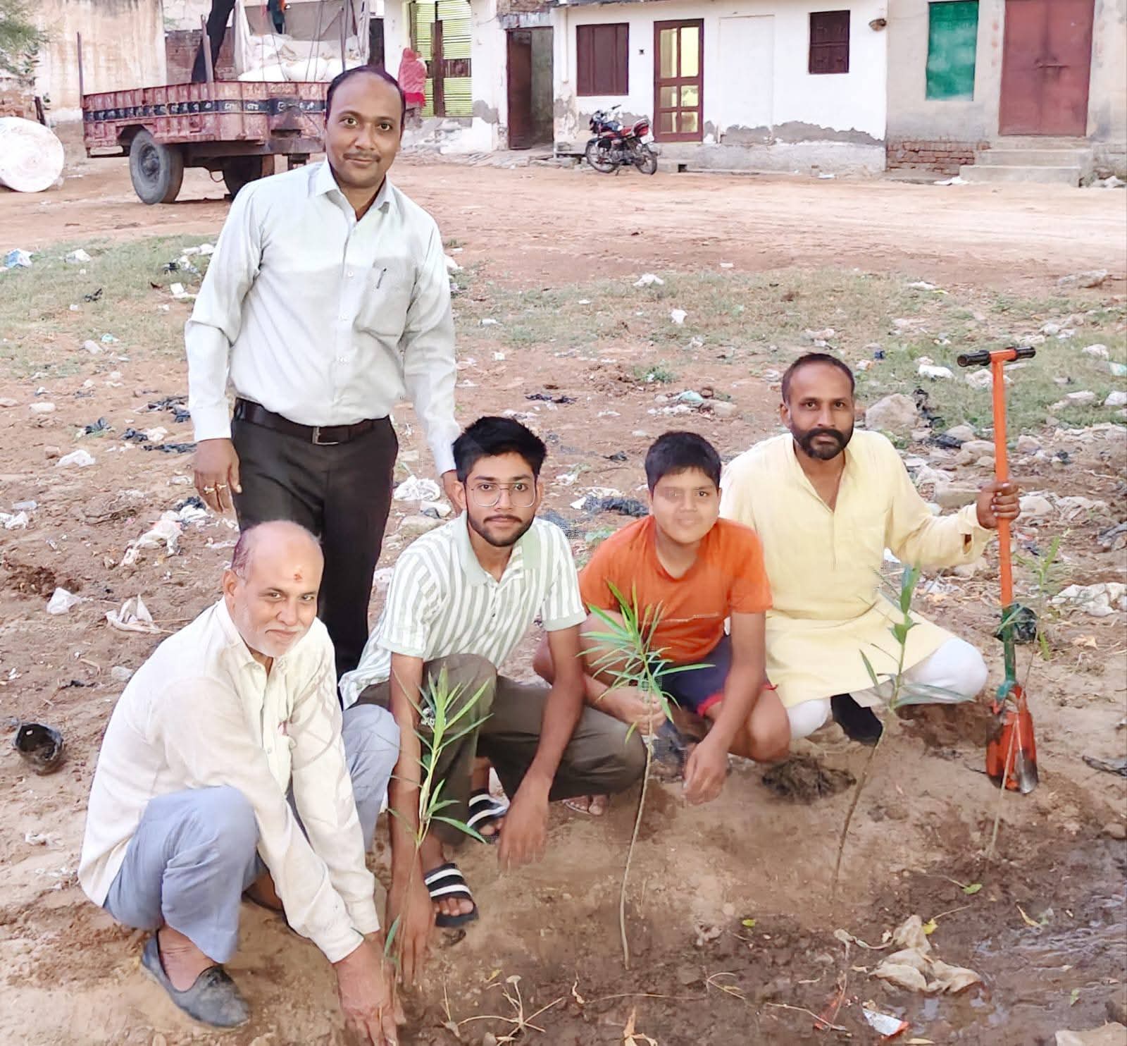 रोहित झोरड़ ने पौधे लगाकर मनाया 21वां जन्मदिन, पर्यावरण संरक्षण की दी मिसाल