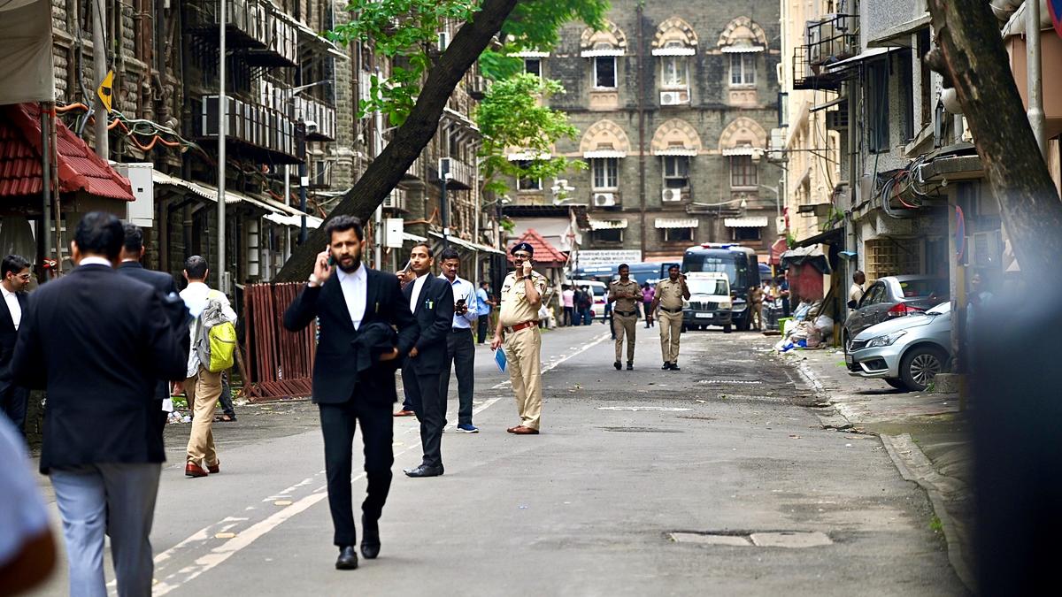 बॉम्बे हाईकोर्ट में दूसरी बार बम धमकी, ईमेल झूठा निकला