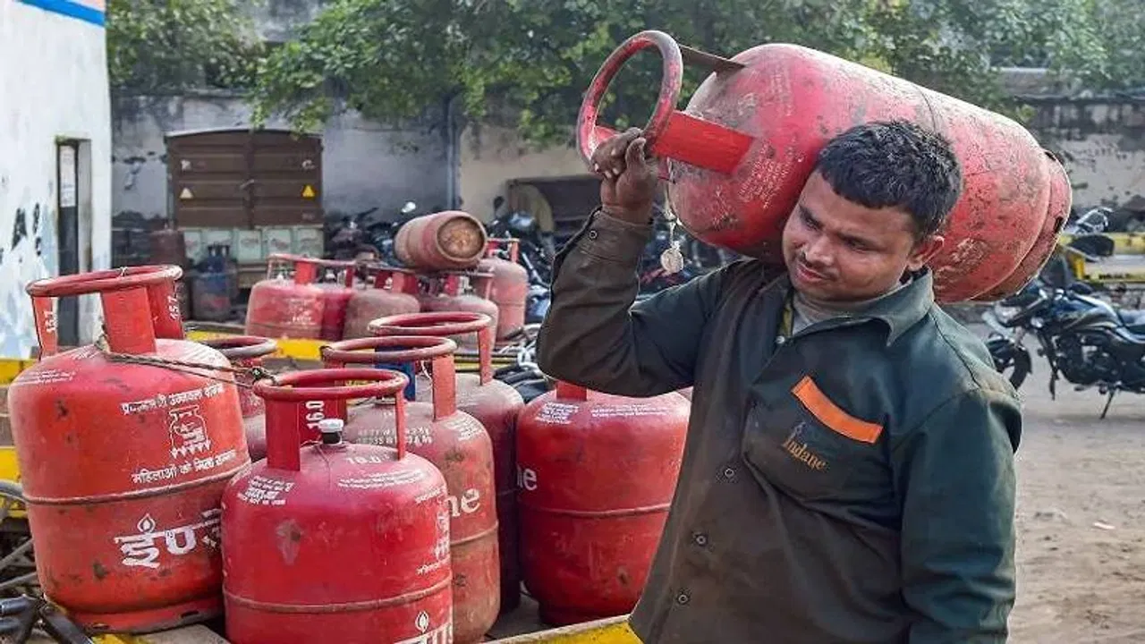 मोबाइल नंबर पोर्टेबिलिटी की तर्ज पर एलपीजी सिलेंडर की कंपनी बदलने का मिलेगा विकल्प, कब से लागू होगा नया नियम?