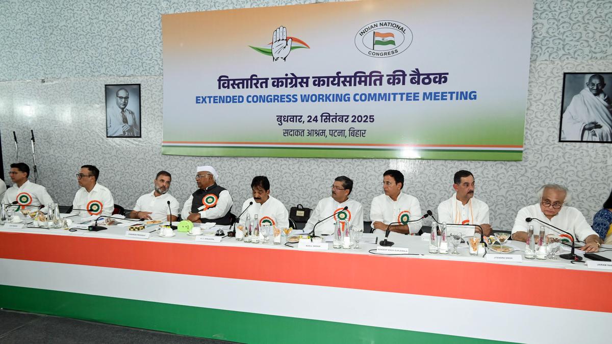 कांग्रेस कार्यसमिति बैठक में बिहार पर फोकस: पीएम मोदी पर लगाया ‘वोट चोरी’ का आरोप, CWC ने अपनाया सख्त रुख