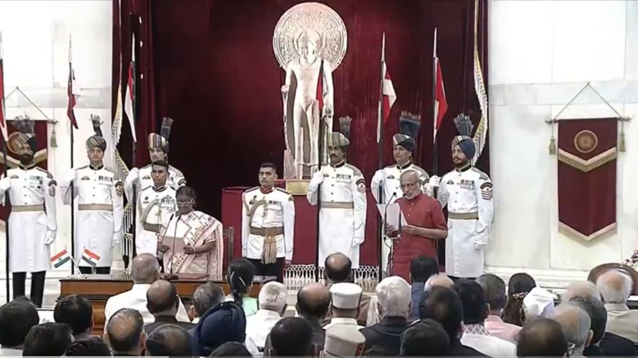 भारत को मिला नया उपराष्ट्रपति: सी.पी. राधाकृष्णन ने ली शपथ, जगदीप धनखड़ की उपस्थिति में
