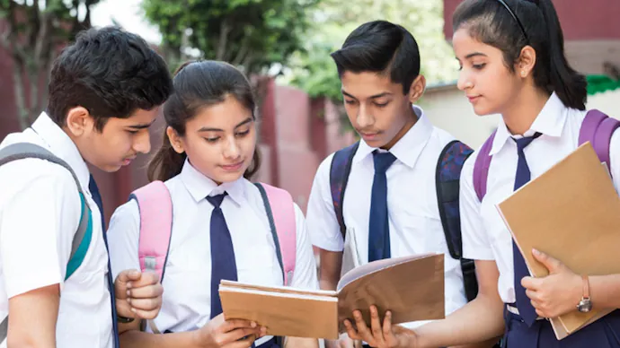 CBSE बोर्ड परीक्षा 2026: कक्षा 10वीं और 12वीं के लिए पंजीकरण आज से शुरू, जानें दिशा-निर्देश और शुल्क विवरण