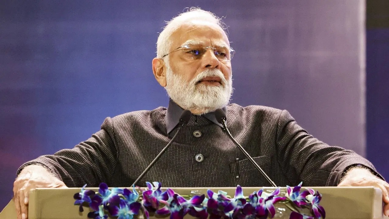 पूरा ऑटोमोबाइल सेक्टर आत्मनिर्भर बने: पीएम मोदी ने दी सरकार और उद्योग को काम करने की प्रेरणा