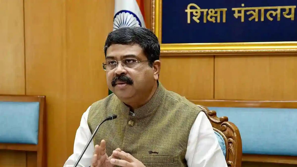 केंद्रीय शिक्षा मंत्री धर्मेन्द्र प्रधान ने औपनिवेशिक शिक्षा प्रणाली की आलोचना की, भारतीय मूल्यों की ओर बदलाव की अपील