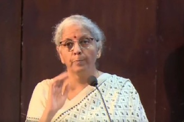 कोलकाता में बोलीं वित्त मंत्री: दुर्गा पूजा के साथ लॉन्च होगा नेक्स्ट-जनरेशन जीएसटी सिस्टम