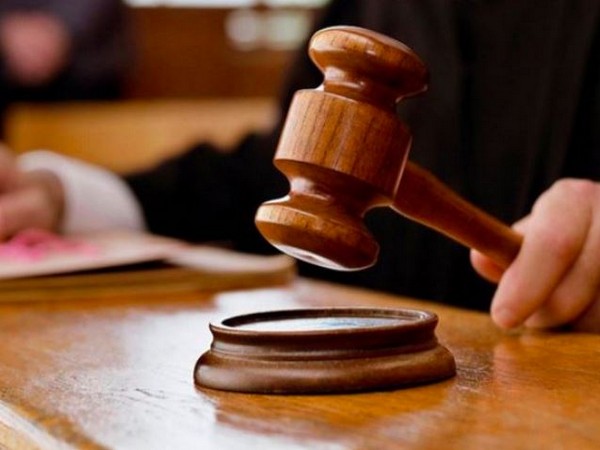 मर्डर आरोपी की अमेरिका जाकर इलाज कराने की मांग ठुकराई, गुजरात हाईकोर्ट ने कहा- भारत में कैंसर इलाज की पर्याप्त सुविधाएं