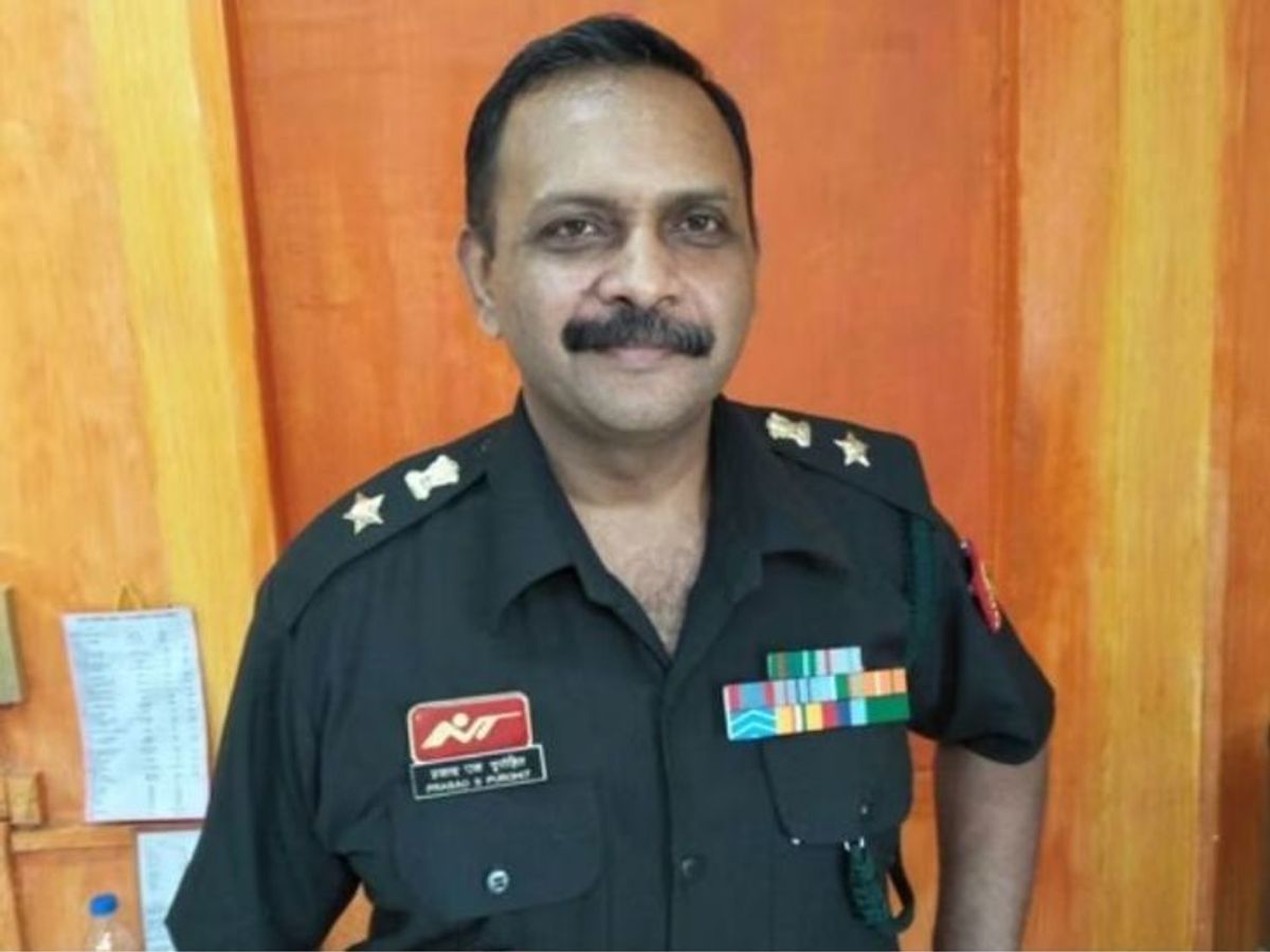 मालेगांव ब्लास्ट केस में 9 साल जेल में बिताने वाले लेफ्टिनेंट कर्नल प्रसाद पुरोहित का प्रमोशन, पिपिंग समारोह की तस्वीरें वायरल
