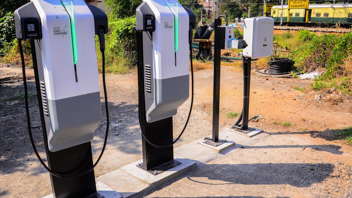 Relux Electric और Tamil Nadu Green Energy Corporation लगाएंगे राज्यभर में 500 EV चार्जिंग स्टेशन