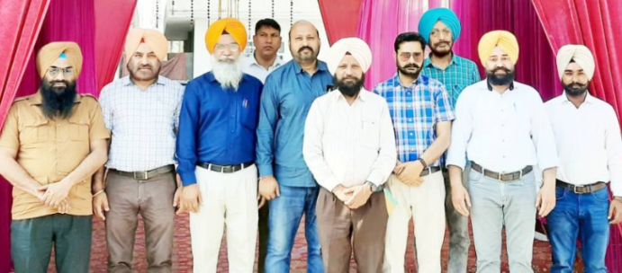 पंजाब के कंप्यूटर अध्यापक वेतन विवाद में फंसे, सरकार से तुरंत भुगतान की मांग
