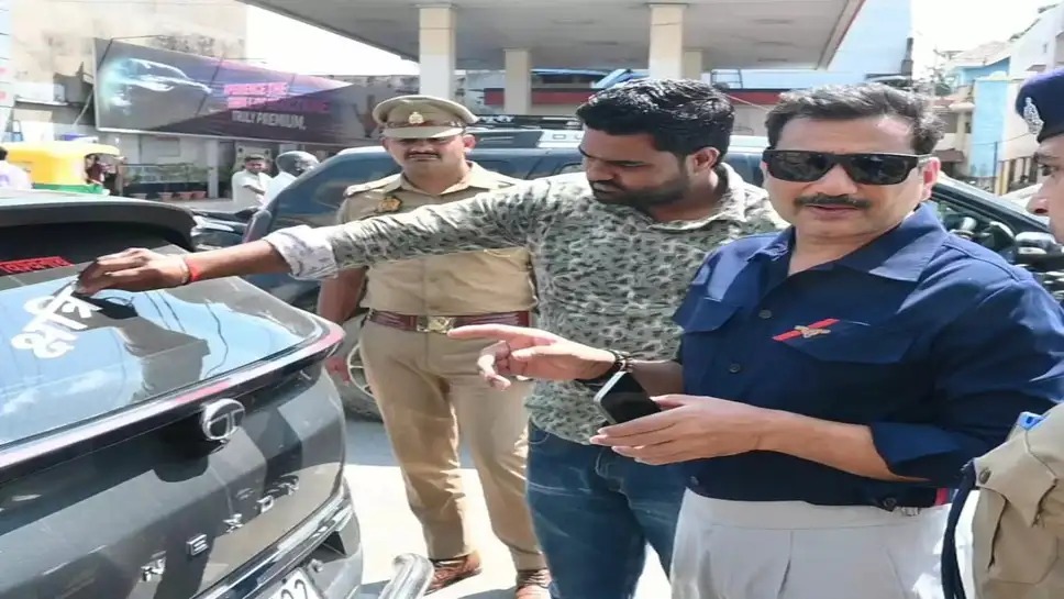 वाहनों पर जातिसूचक शब्दों का प्रदर्शन प्रतिबंधित, वाराणसी पुलिस कमिश्नर ने चलाया विशेष अभियान