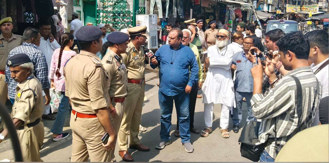 जामा मस्जिद फव्वारा चौक पर नमाज के दौरान सहारनपुर पुलिस की मुस्तैदी, एसएसपी व डीआईजी ने खुद संभाली कमान