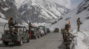लेह बना छावनी: हिंसक प्रदर्शन के बाद इंटरनेट बहाल, सड़कों पर पसरा सन्नाटा