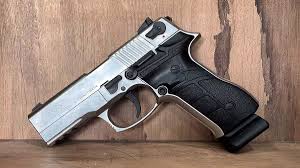 Zigana पिस्तौल: भारत में तस्करी की बढ़ती चर्चा — कीमत, कानूनी पहलू और अपराध पर असर