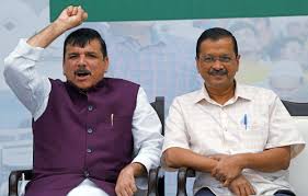अरविंद केजरीवाल ने पीएम मोदी के स्वदेशी बयान पर निशाना साधा, संजय सिंह भी नाराज